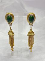 Earrings green detail