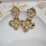 Μακριά σκουλαρίκια με σχήμα λουλούδι