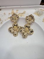 Μακριά σκουλαρίκια με σχήμα λουλούδι