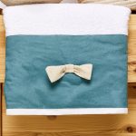 Λαδόπανα πετρόλ με μπεζ παπιγιόν