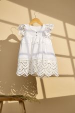 Λευκό βαμβακερό φόρεμα βάπτισης με κοφτό ασπροκέντημα - Image 2