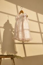 Σάπιο μήλο φόρεμα βάπτισης με πουά κεντημένο τούλι και φουντίτσες - Image 3