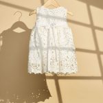 Βαπτιστικό φόρεμα με λευκό broderie και λευκή ζώνη