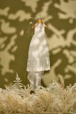 Εκρού βαπτιστικό φόρεμα με δαντέλα σταφυλλάκι - Image 3