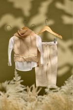 Βαπτιστικό σύνολο μπεζ παντελόνι με μπεζ γιλέκο - Image 2