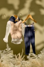 Βαπτιστικό σύνολο με μπλε παντελόνι λινό και πουκάμισο τσαλακωτή υπόλευκη μουσελίνα - Image 3