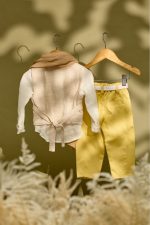 Βαπτιστικό σύνολο κροκί παντελόνι και λευκό πουκάμισο και μπεζ γιλέκο λινό - Image 2
