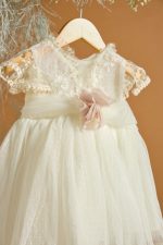 Βαπτιστικό φόρεμα εκρού πουά με διαφανές ντεκολτέ - Image 3
