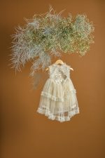 Βαπτιστικό φόρεμα εκρού με ρόμβους και τριανταφυλλάκια - Image 2