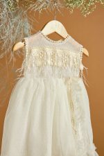 Βαπτιστικό φόρεμα εκρού με φτερά και ψιλό πουά τούλι - Image 2
