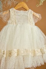 Βαπτιστικό φόρεμα εκρού με πουά ψιλό φλόκο - Image 2