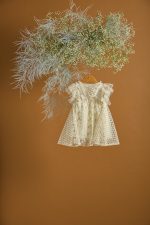 Βαπτιστικό φόρεμα εκρού τουνίκ με λουλουδάκια και ρόμβους