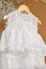 Βαπτιστικό φόρεμα λευκό με πουά γκυπούρ δαντέλα με τούλινη πουά ουρά - Image 2