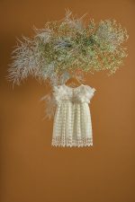 Βαπτιστικό φόρεμα με δαντέλα υπόλευκη γκυπούρ - Image 2