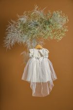 Λευκό βαπτιστικό φόρεμα πουά και δαντέλα με τετράγωνα - Image 3