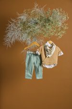 Βαπτιστικό σύνολο αγόρι με κρουαζέ μόκα ζακέτα και μέντα παντελόνι