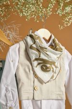 Βαπτιστικό σύνολο αγόρι με μέντα παντελόνι και γκρι-μπεζ γιλέκο με τριγωνικό φουλάρι - Image 2